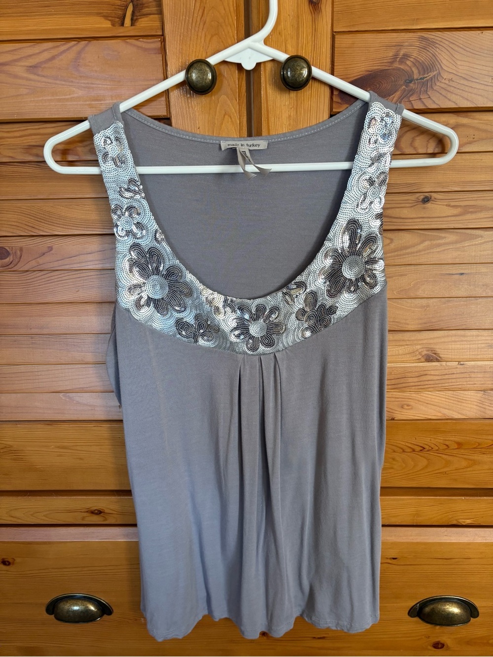 Embellished Scoop Neck Tank Top in Gray